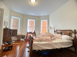 107 Fisher Ave, Unit 3 in Boston, MA - Building Photo - Building Photo