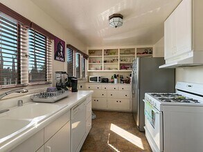 494 N Craig Ave, Unit 494 in Pasadena, CA - Building Photo - Building Photo