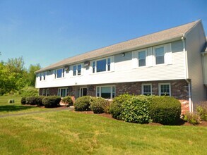 1 Cicero Dr in Lakeville, MA - Building Photo - Building Photo
