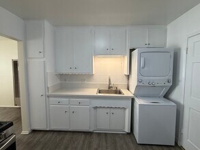 140 Virginia St, Unit C in El Segundo, CA - Building Photo - Building Photo