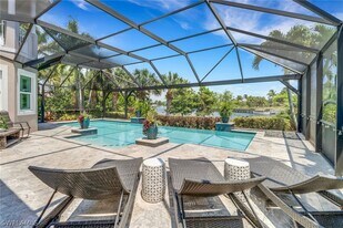 5166 Andros Dr in Naples, FL - Building Photo