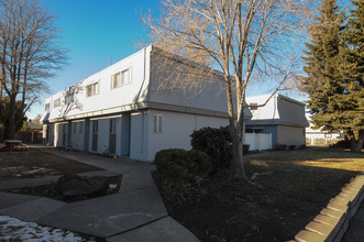 Greystone Apartments in Redmond, OR - Building Photo - Building Photo