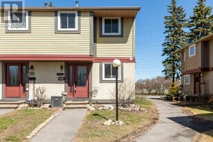 4338 Meadowvale Ln in Ottawa, ON - Building Photo