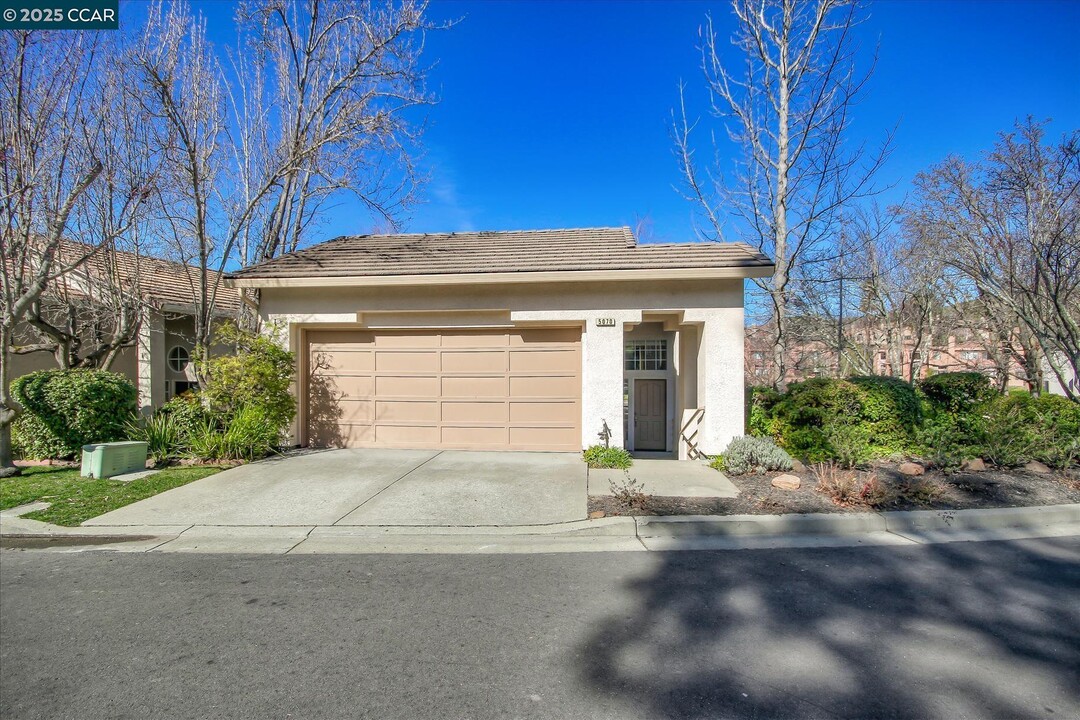 5070 E Lakeshore Dr in San Ramon, CA - Building Photo