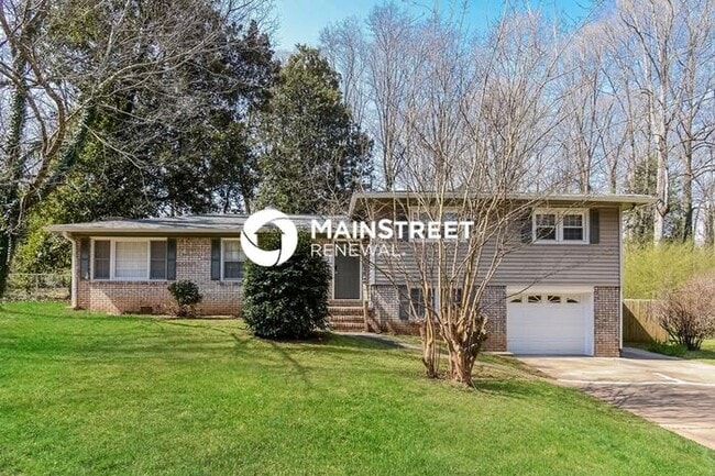property at 5613 Woodland Dr