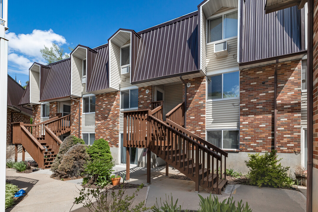 Cambridge Court Apartments in Logan, UT - Foto de edificio