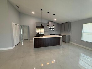 1911 Academy St NE in Palm Bay, FL - Building Photo - Building Photo