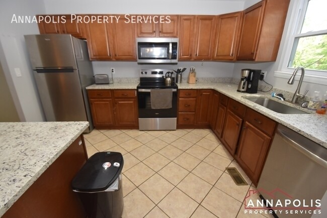 1119 Crestview Dr in Annapolis, MD - Building Photo - Building Photo