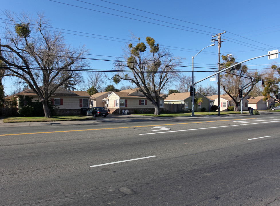 65th Duplexes in Sacramento, CA - Building Photo