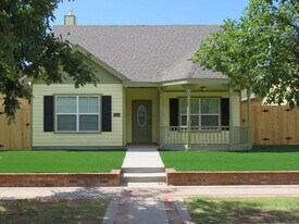 2115 9th St in Lubbock, TX - Building Photo