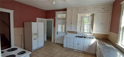 2517 Olive St in St. Joseph, MO - Building Photo - Building Photo