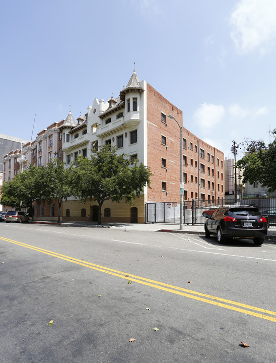 732 Normandie Ave in Los Angeles, CA - Building Photo