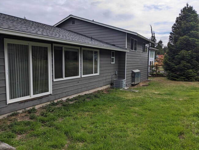 163 Hurricane Ridge Dr in Sequim, WA - Building Photo - Building Photo