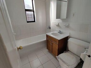 402 E 162nd St in Bronx, NY - Building Photo - Building Photo