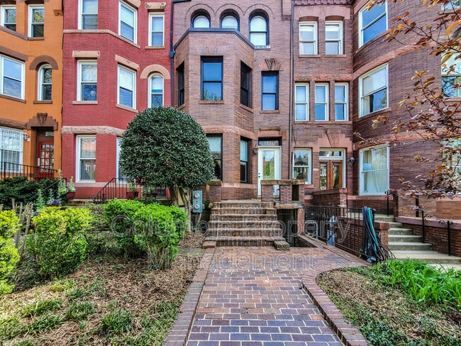 1936 Biltmore St NW in Washington, DC - Building Photo - Building Photo