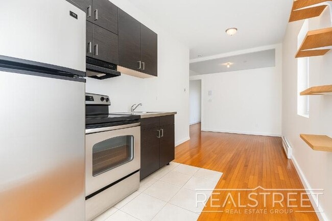 Gorgeous 2BR/1BA apartment available in prime Bushwick. This apartment is an absolute steal and will in Brooklyn, NY - Building Photo - Building Photo