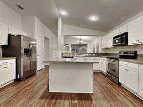 76083 Deerwood Dr in Yulee, FL - Building Photo - Building Photo