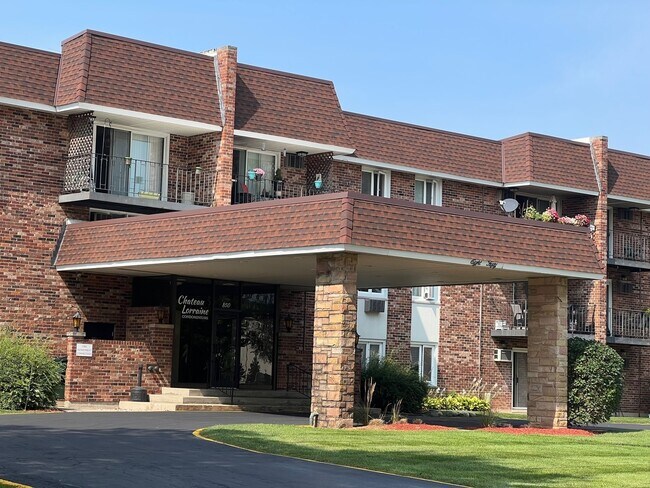850 S Lorraine Rd, Unit 3L in Wheaton, IL - Foto de edificio - Building Photo