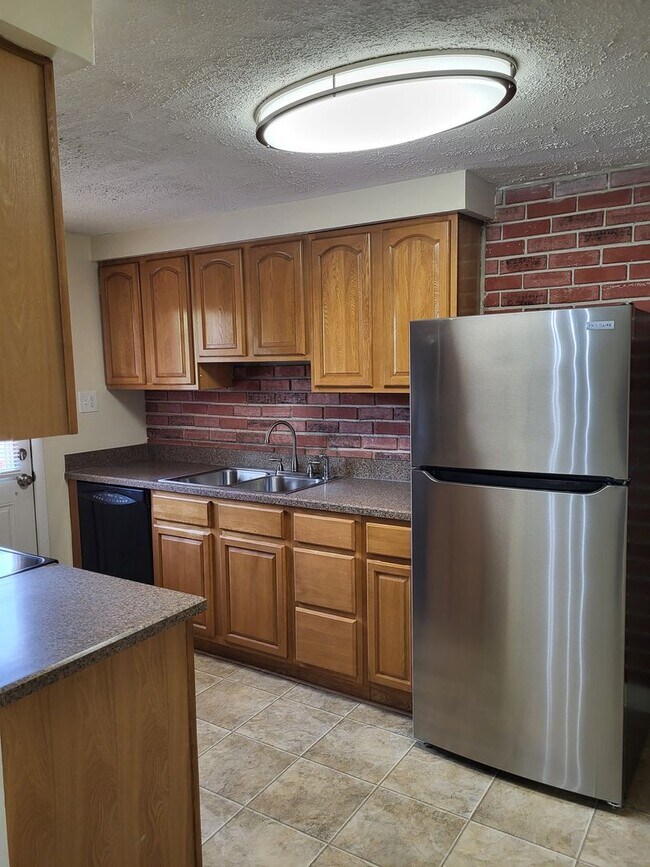 20 Lockett Ct in Essex, MD - Building Photo - Building Photo