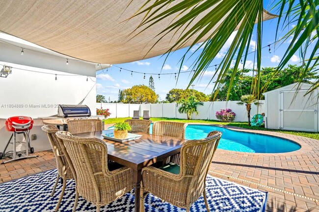 property at 1006 S Arnold Ave