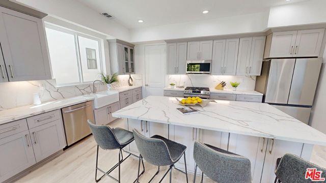 8486 Winnetka Ave in Los Angeles, CA - Building Photo
