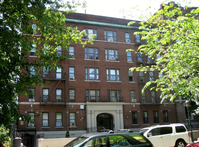 286 Eastern Parkway in Brooklyn, NY - Building Photo - Building Photo