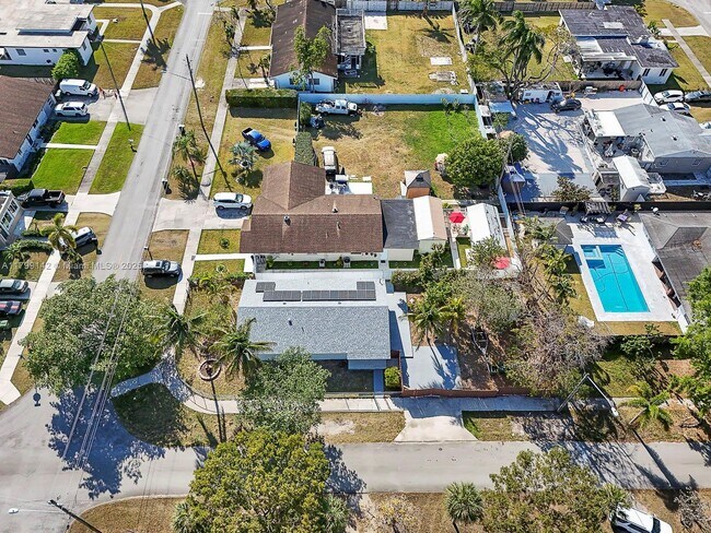 139 NE 17th St in Homestead, FL - Building Photo - Building Photo
