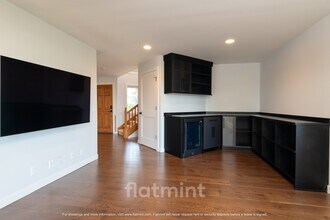 4444 29th Ave W in Seattle, WA - Building Photo - Building Photo