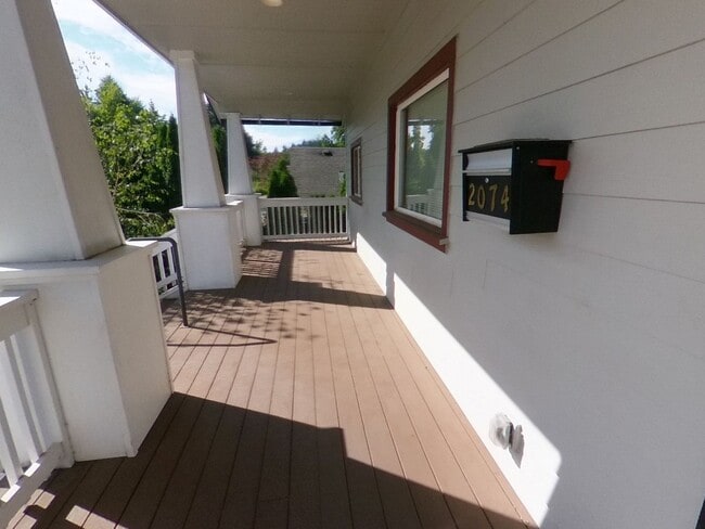 2074 Onyx St in Eugene, OR - Building Photo - Building Photo