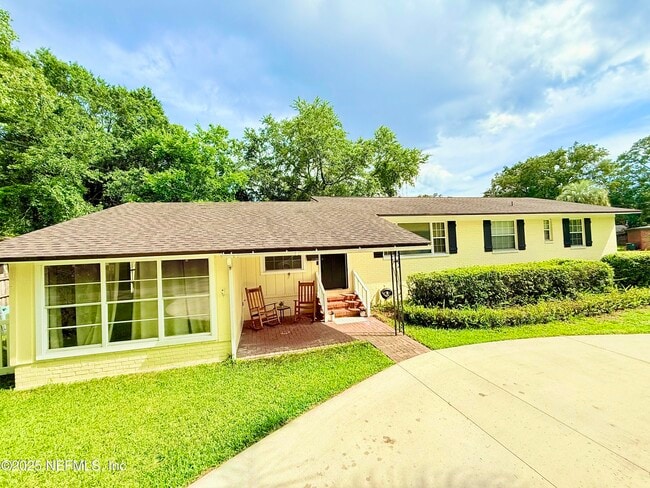 property at 3936 Miruelo Cir N