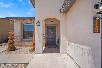 213 Flor Papagayo in Socorro, TX - Building Photo - Building Photo