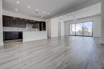 8604 Pine Muhly Dr in Lago Vista, TX - Building Photo - Building Photo