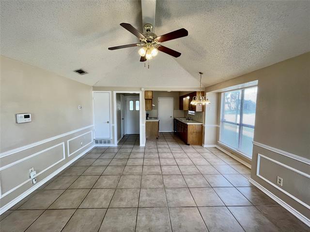 1105 Valley View Dr in Red Oak, TX - Building Photo - Building Photo