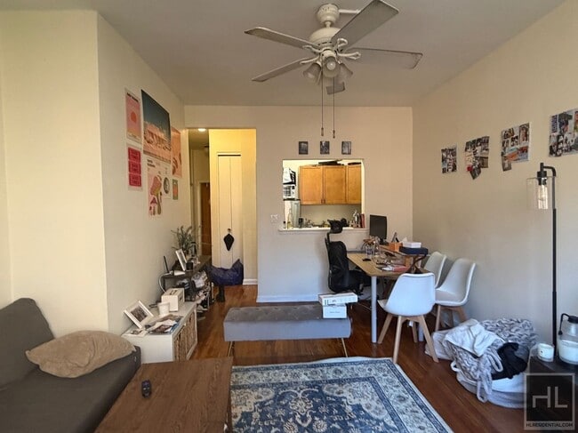 326 W 83rd St in New York, NY - Building Photo - Building Photo