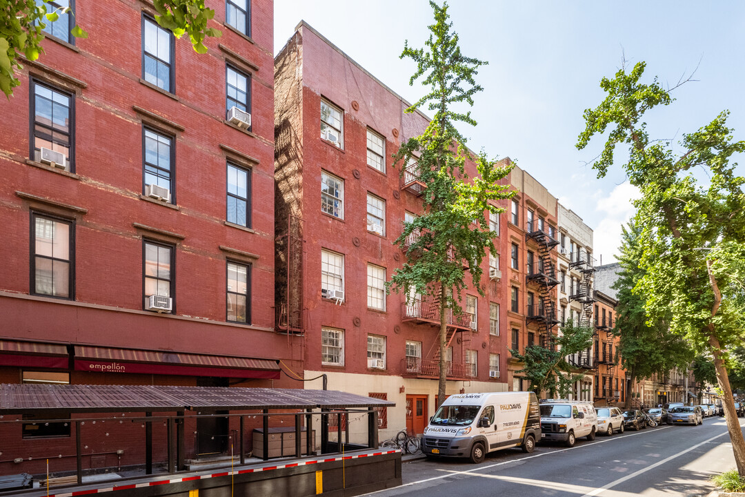 190 West 10th Street in New York, NY - Building Photo