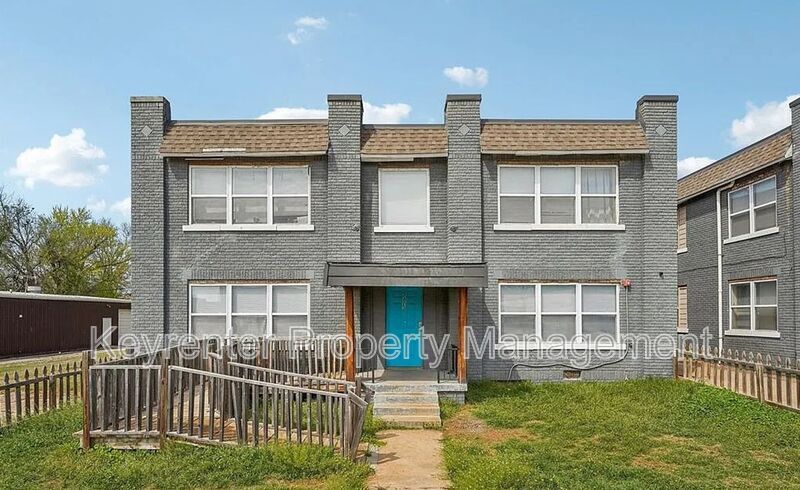 2325 NW 12th St in Oklahoma City, OK - Foto de edificio