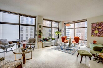 65 E Scott St in Chicago, IL - Building Photo - Building Photo