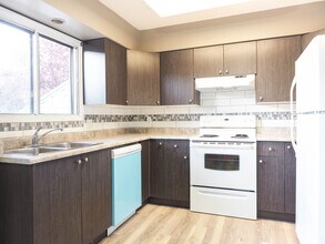 Stirlingwood Townhomes in Edmonton, AB - Building Photo - Building Photo