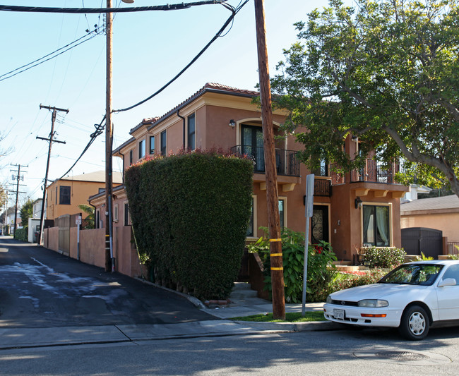 1421 Princeton St in Santa Monica, CA - Foto de edificio - Building Photo