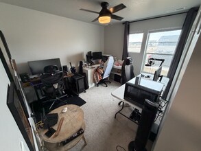 1840 SW Sparrow Pl in Mountain Home, ID - Foto de edificio - Building Photo