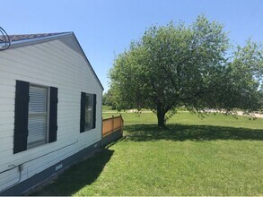 511 N Houston St in Lorena, TX - Building Photo - Building Photo