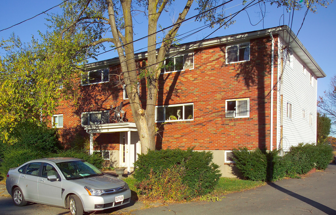 74 Lind St in Quincy, MA - Foto de edificio