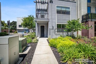 1010 Vanilla Bean Ln in Sacramento, CA - Building Photo