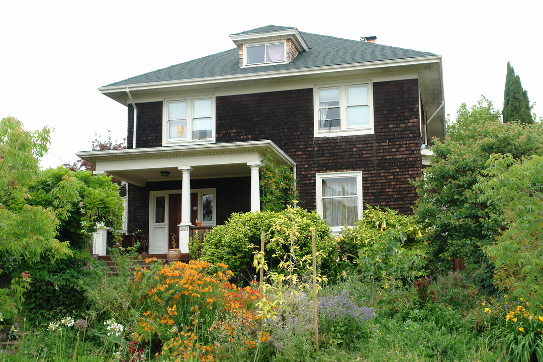 2803 Hillegass Ave in Berkeley, CA - Building Photo