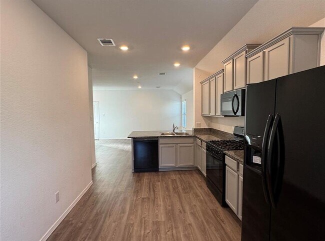 24022 Falling Daylight Dr in Hockley, TX - Building Photo - Building Photo