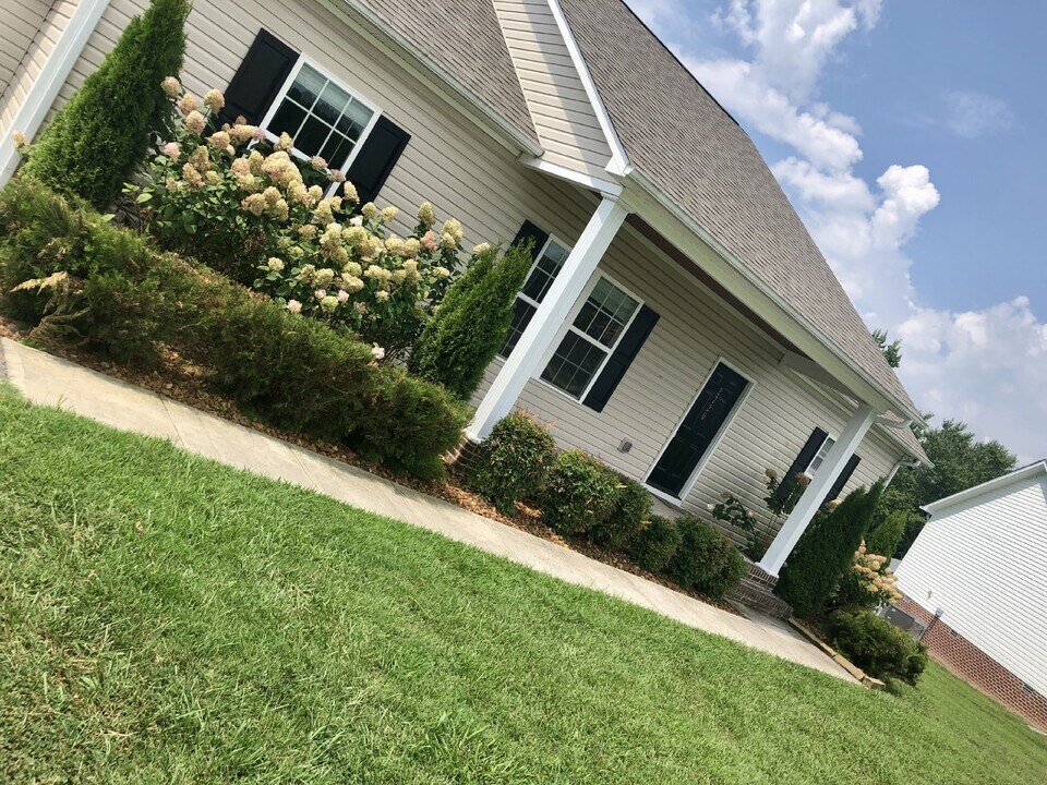 2720 Park W Dr in Cookeville, TN - Building Photo