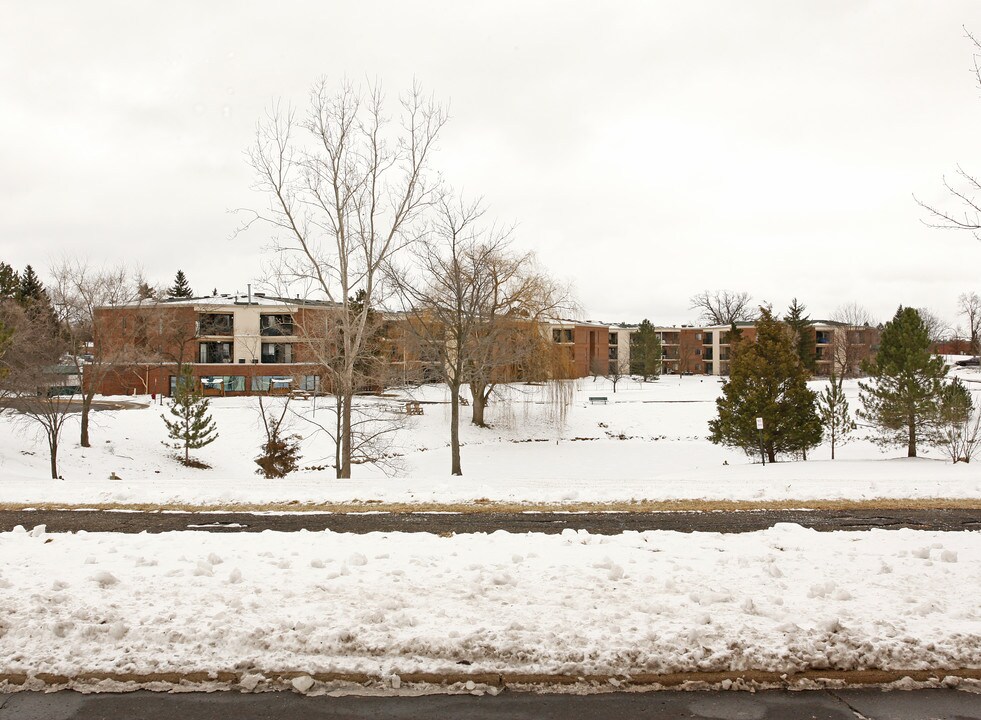 Parkway Meadows in Ann Arbor, MI - Foto de edificio