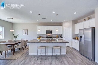 10261 W Concordia Dr in Arizona City, AZ - Building Photo - Building Photo