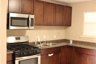 605 E Miller Rd in Garland, TX - Building Photo - Building Photo