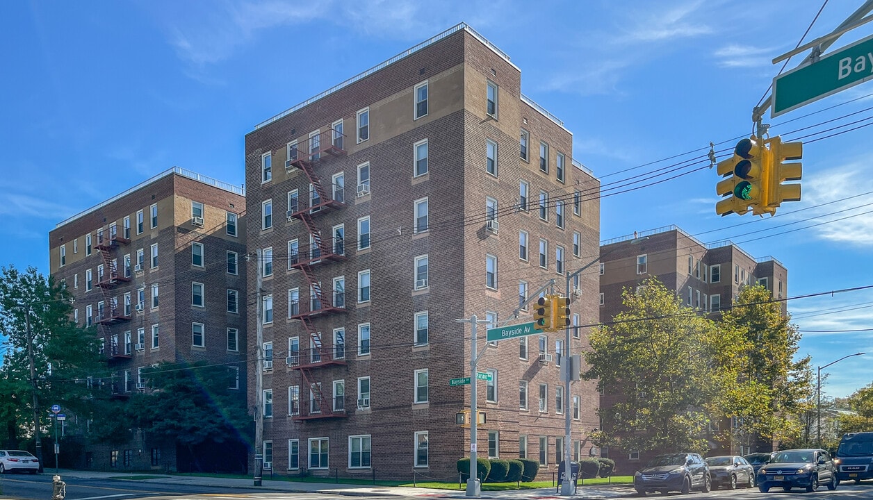 Hartley House in Flushing, NY - Building Photo